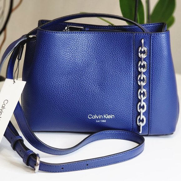Calvin Klein Handbags - NEW! Calvin Klein Adeline Crossbody Shoulder Bag Purse